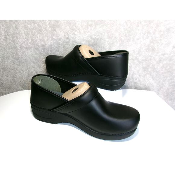 NIB Dansko XP 2.0 Black Waterproof Pull Up Nursing Clog Size EU 39W US 8.5-9 - Picture 1 of 10
